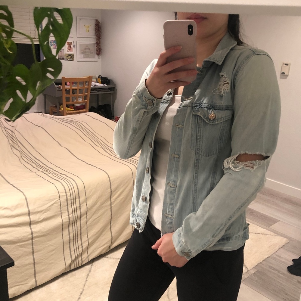 Distressed Jean Jacket - Picture 4 of 9